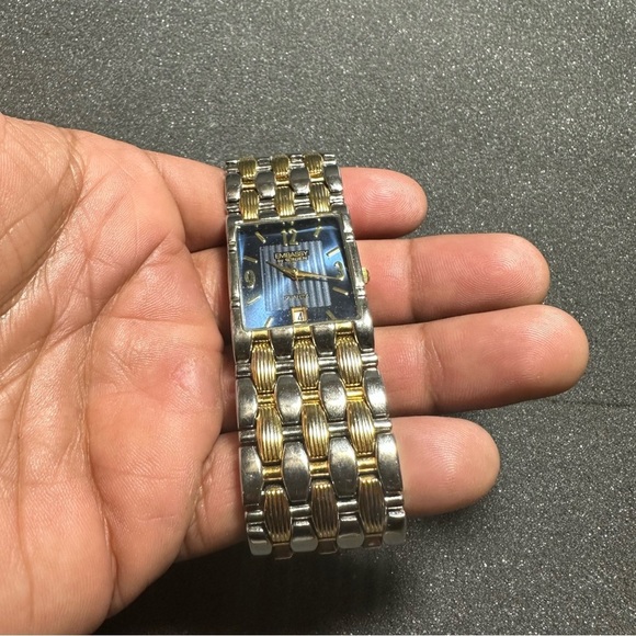 Embassy By Gruen Mens Quartz Watch GEM2004 Two Tone Blue Dial Date Just Working - Picture 4 of 8